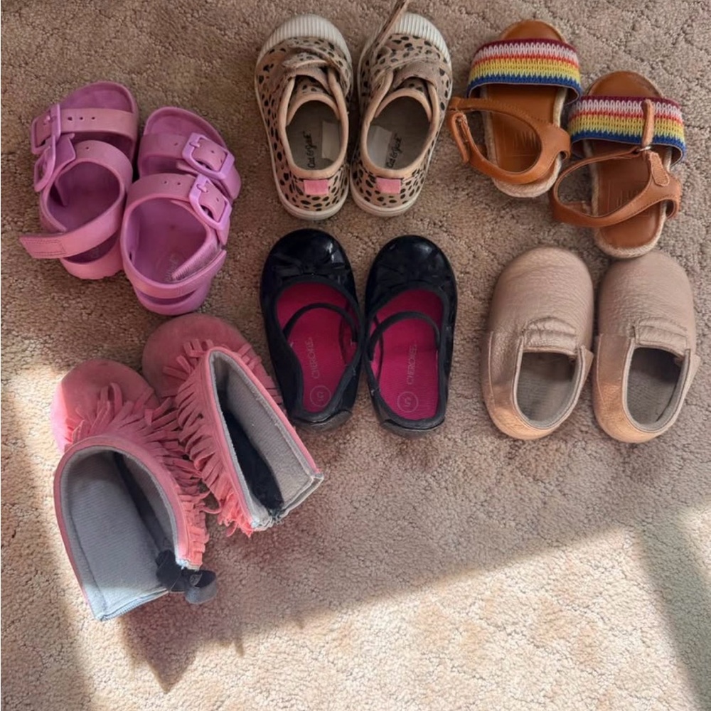 Baby Girl Shoes - size 5